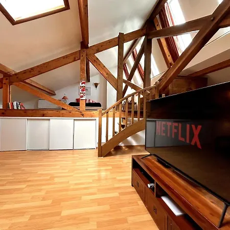 Loft & Parking Prive Apartamento *